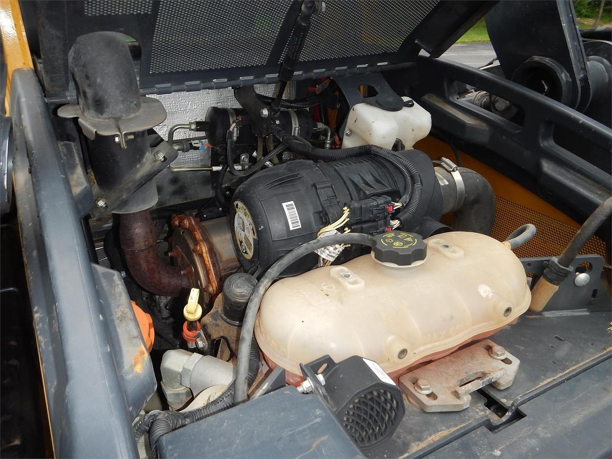 Used 2017 DEERE 324E