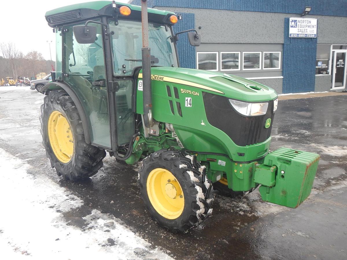 Used 2021 JOHN DEERE 5075GN