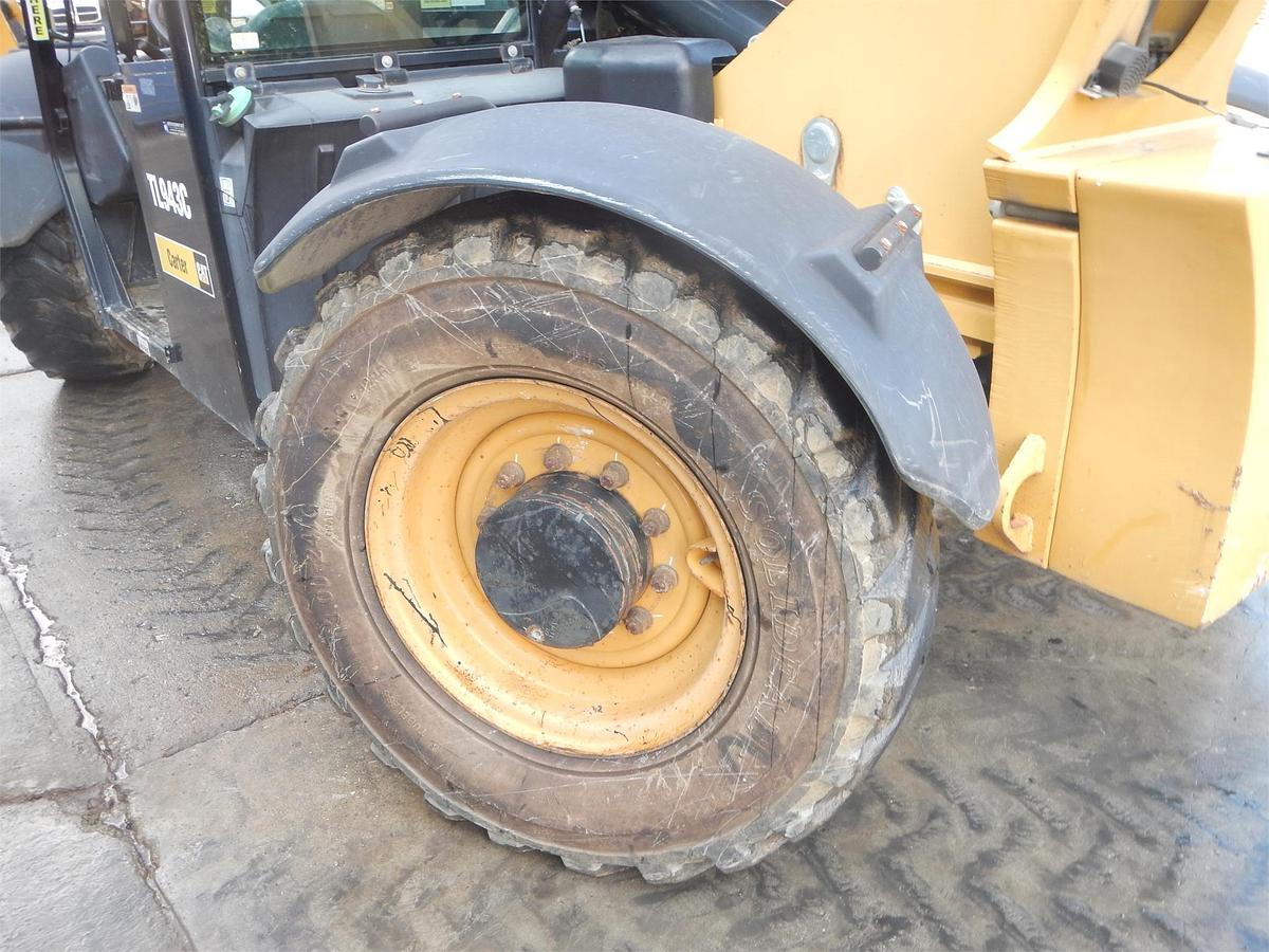 Used 2014 CATERPILLAR TL943C