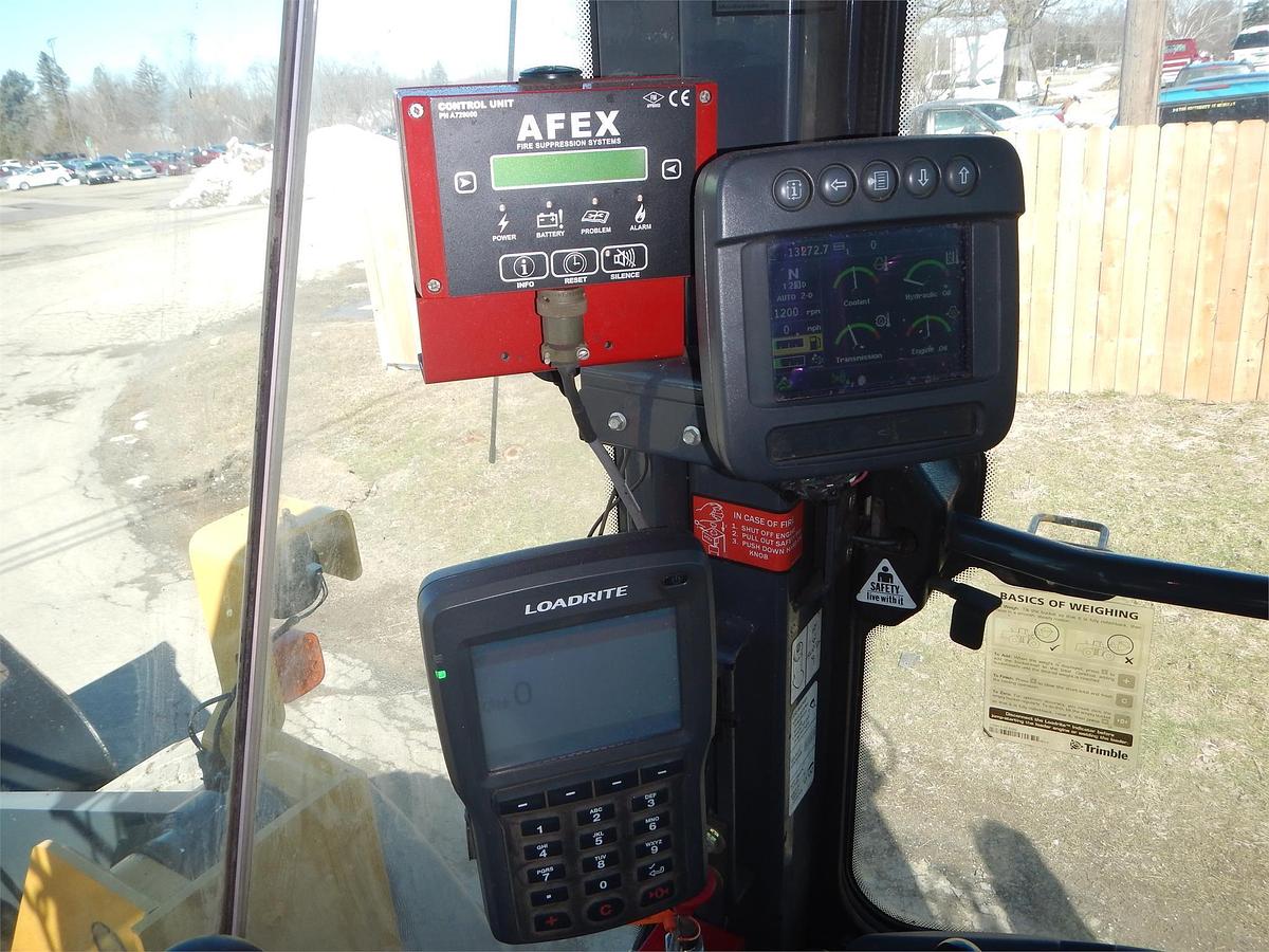 Used 2017 DEERE 624KII