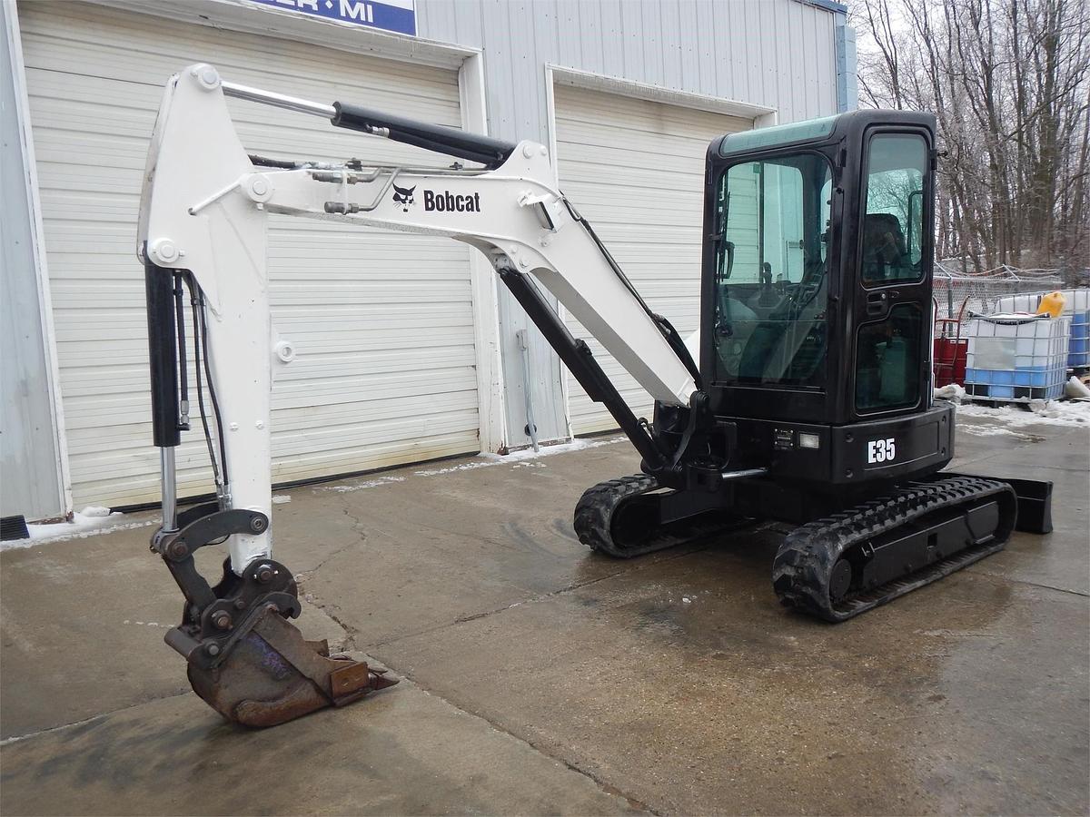 Used 2014 BOBCAT E35