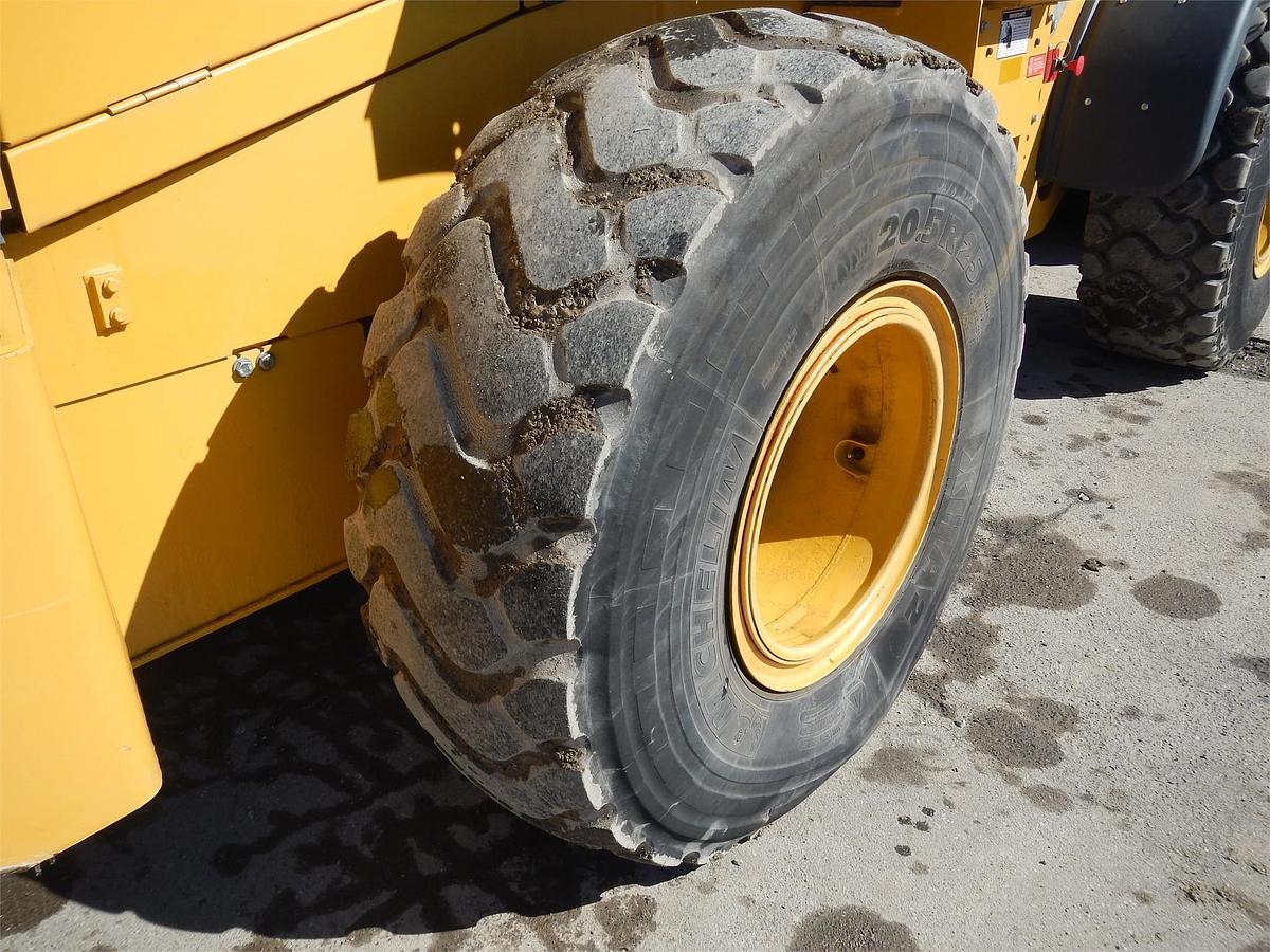 Used 2017 DEERE 624KII