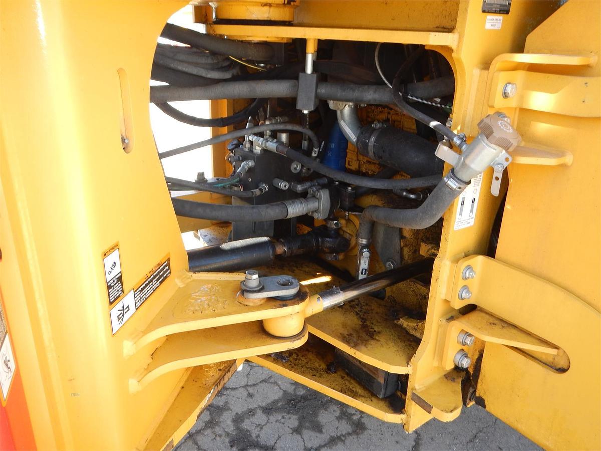 Used 2017 DEERE 624KII