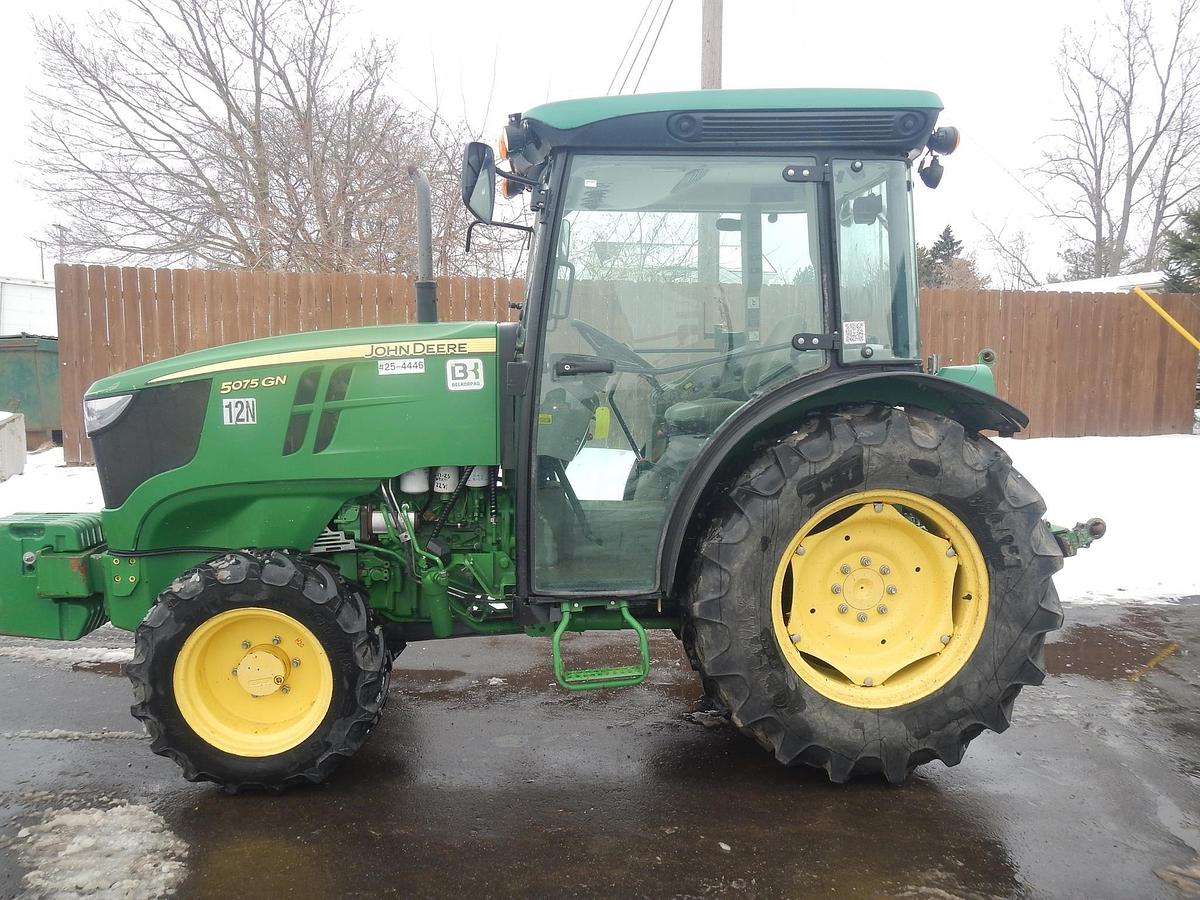 Used 2021 JOHN DEERE 5075GN