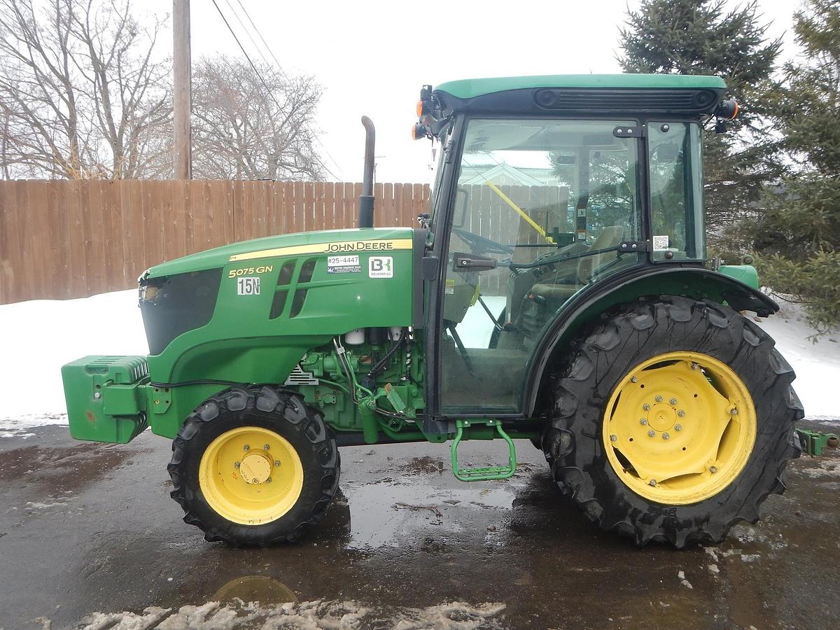 Used 2021 JOHN DEERE 5075GN
