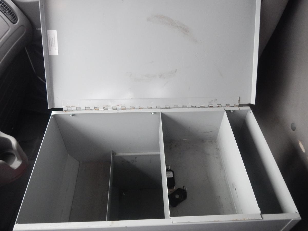 Used 2016 FREIGHTLINER BUSINESS CLASS M2 106