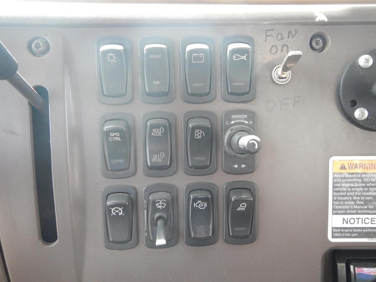 Used 2006 MACK GRANITE CV713