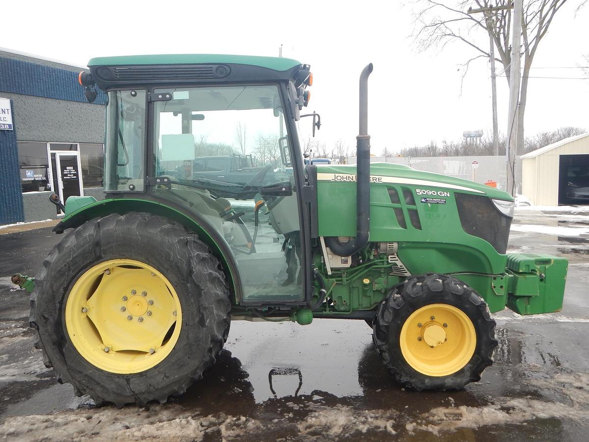 Used 2020 JOHN DEERE 5090GN