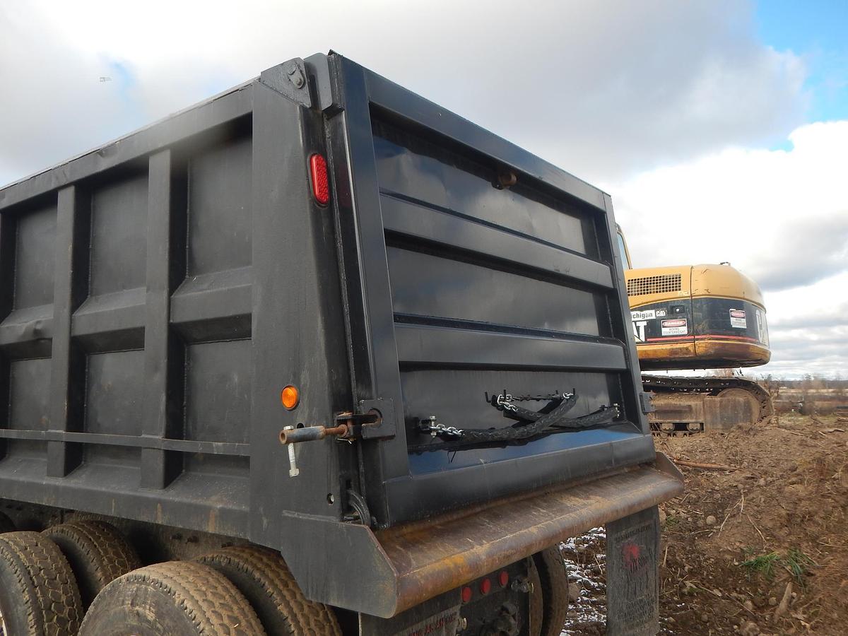 Used 2005 MACK GRANITE CV713