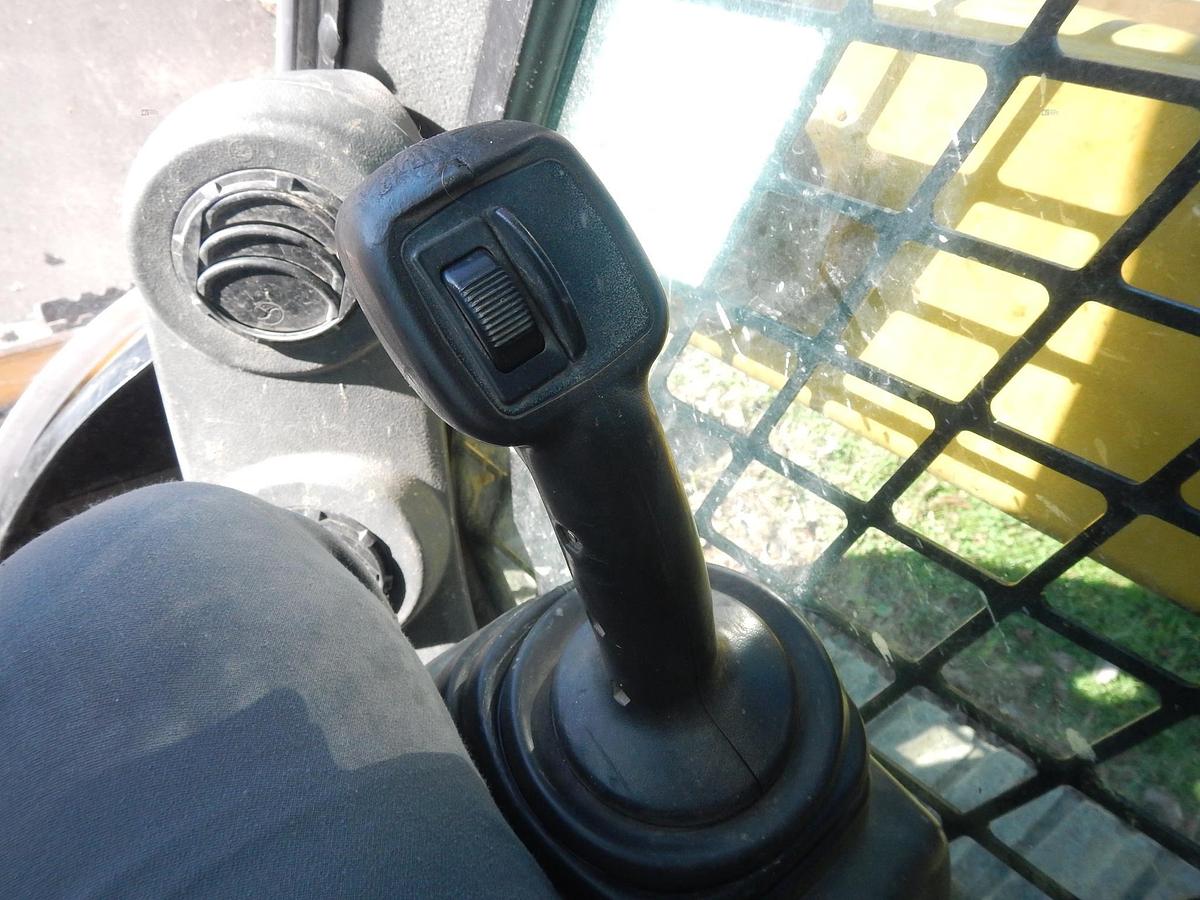 Used 2017 CATERPILLAR 239D