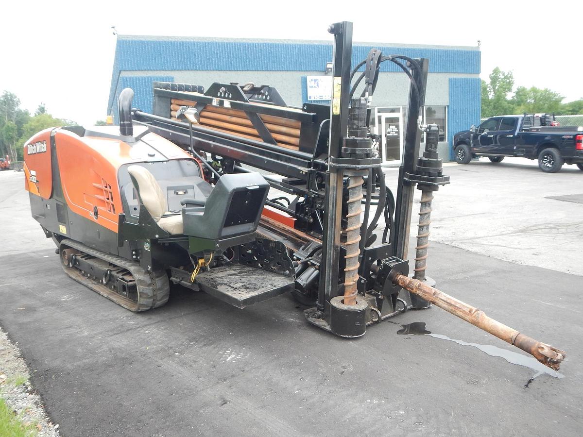 Used 2016 DITCH WITCH JT30AT