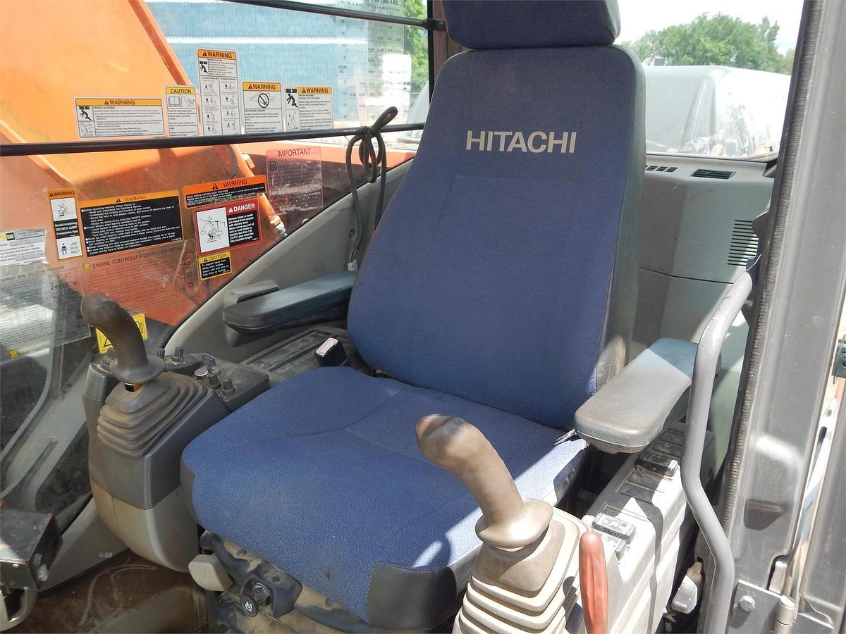 Used 2006 HITACHI ZX240 LC-3
