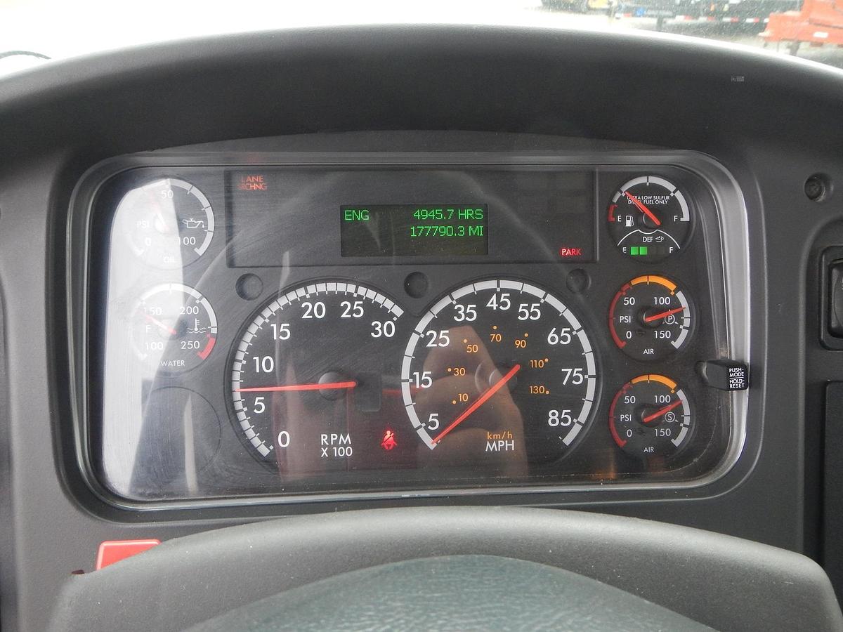 Used 2016 FREIGHTLINER BUSINESS CLASS M2 106