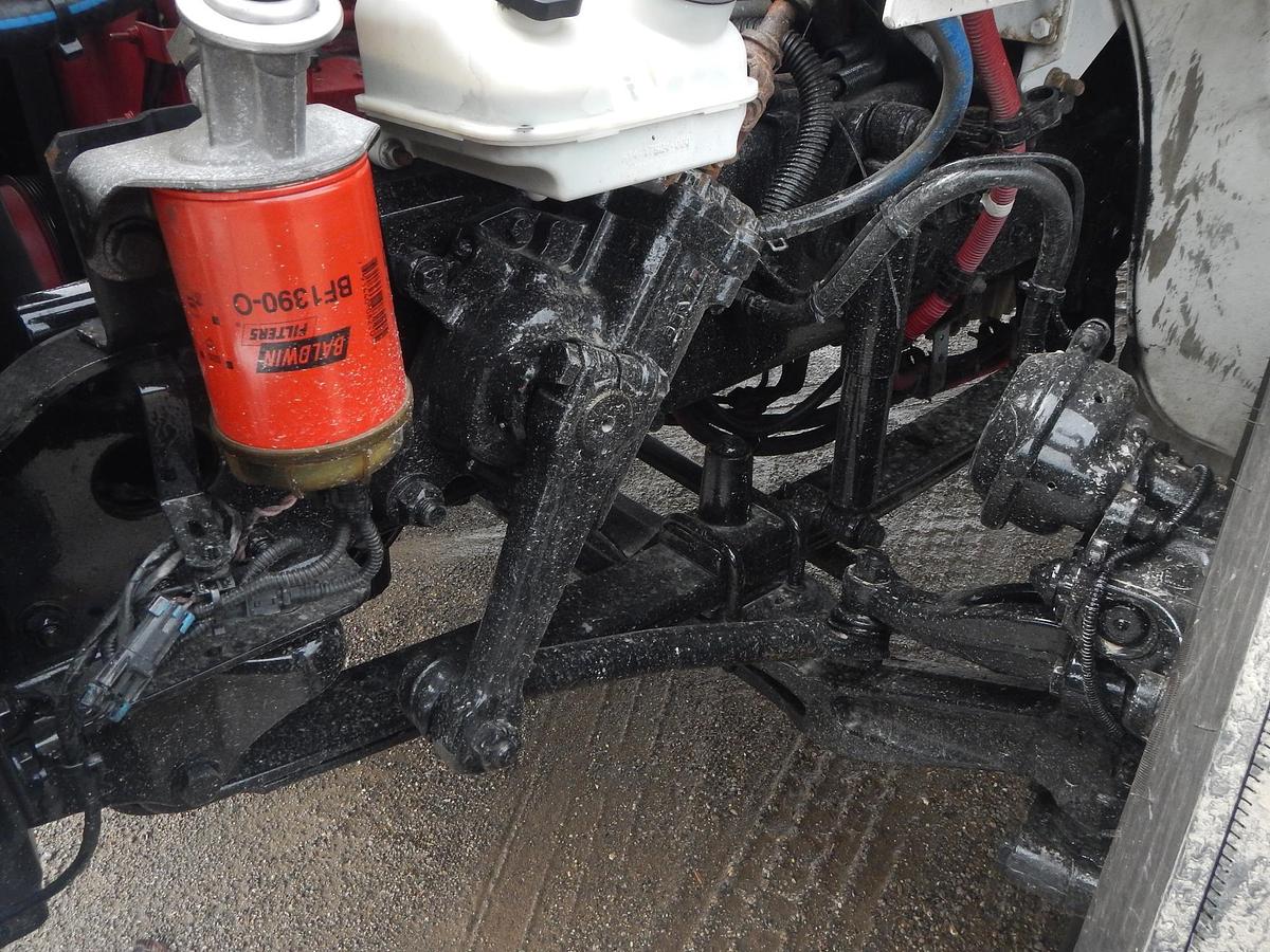 Used 2016 FREIGHTLINER BUSINESS CLASS M2 106