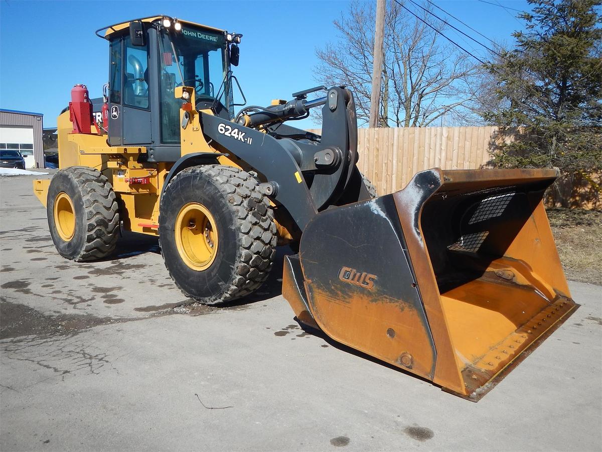 Used 2017 DEERE 624KII