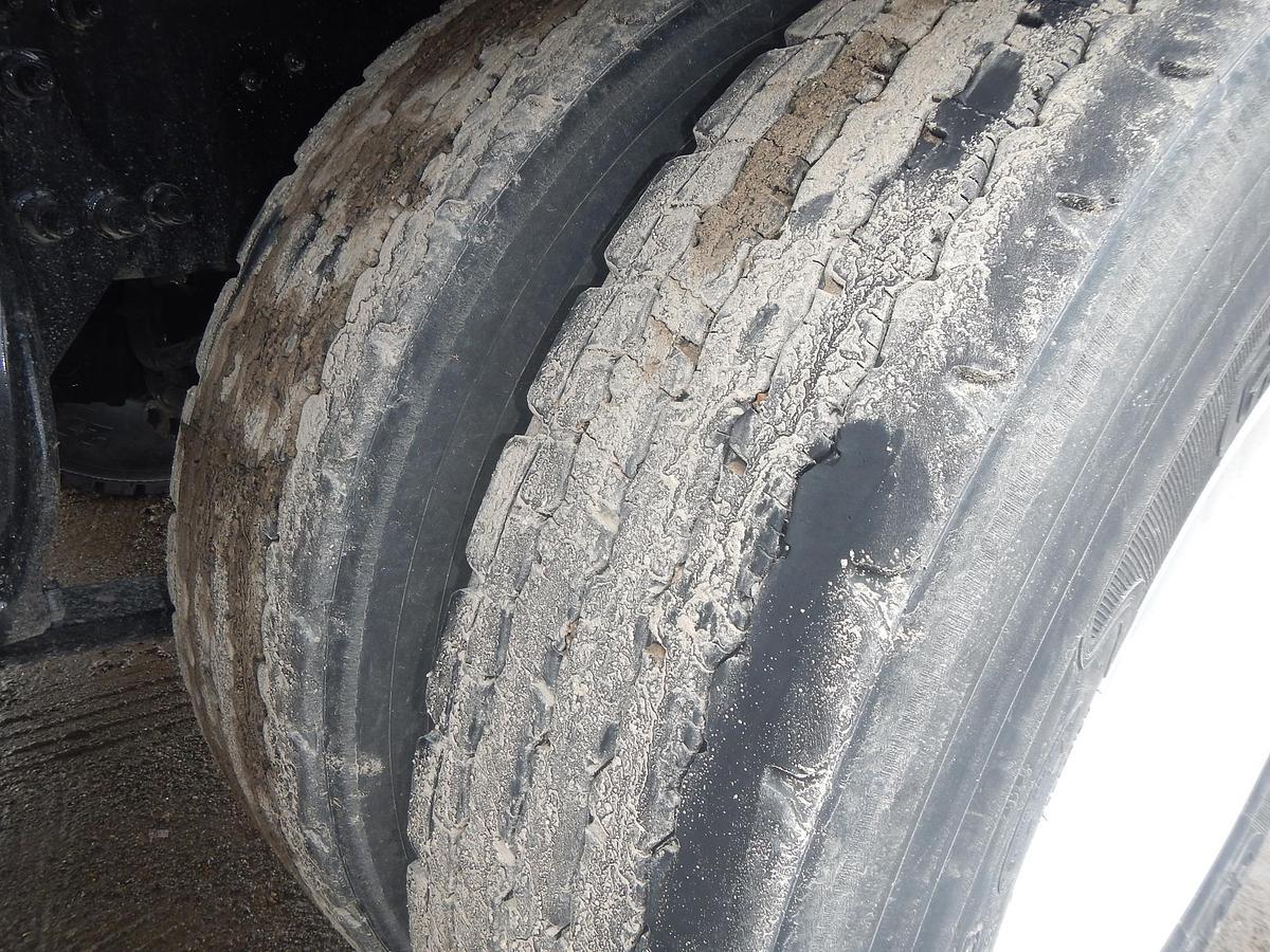 Used 2016 FREIGHTLINER BUSINESS CLASS M2 106