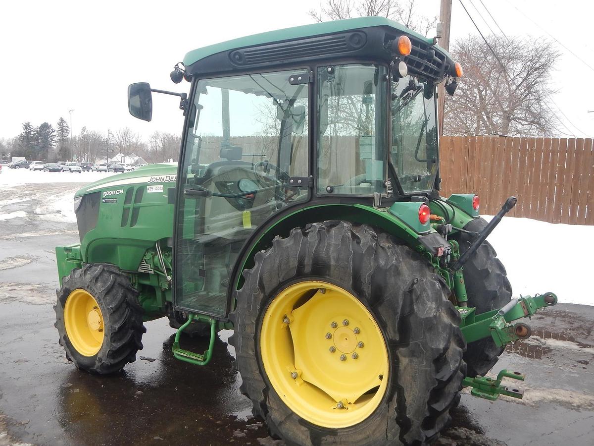 Used 2020 JOHN DEERE 5090GN