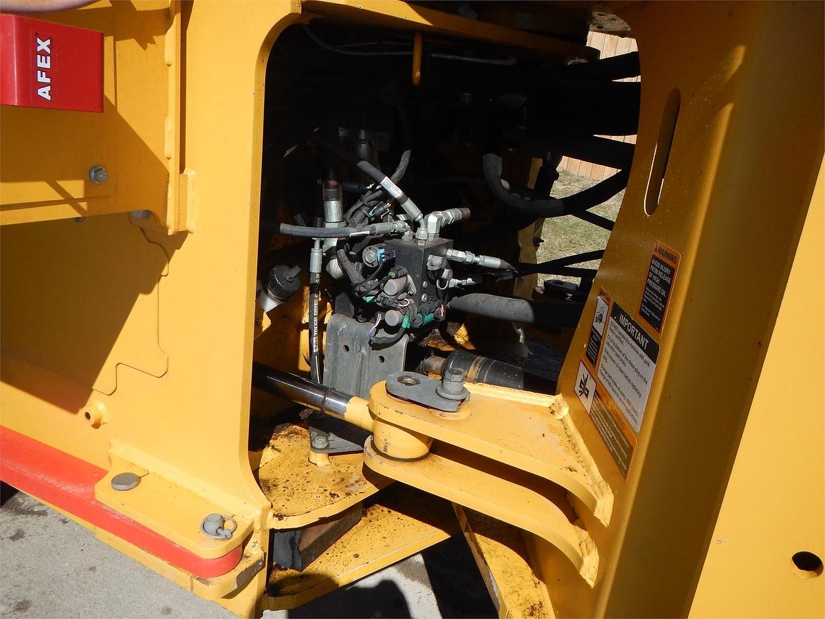 Used 2017 DEERE 624KII