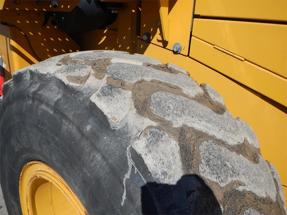 Used 2017 DEERE 624KII