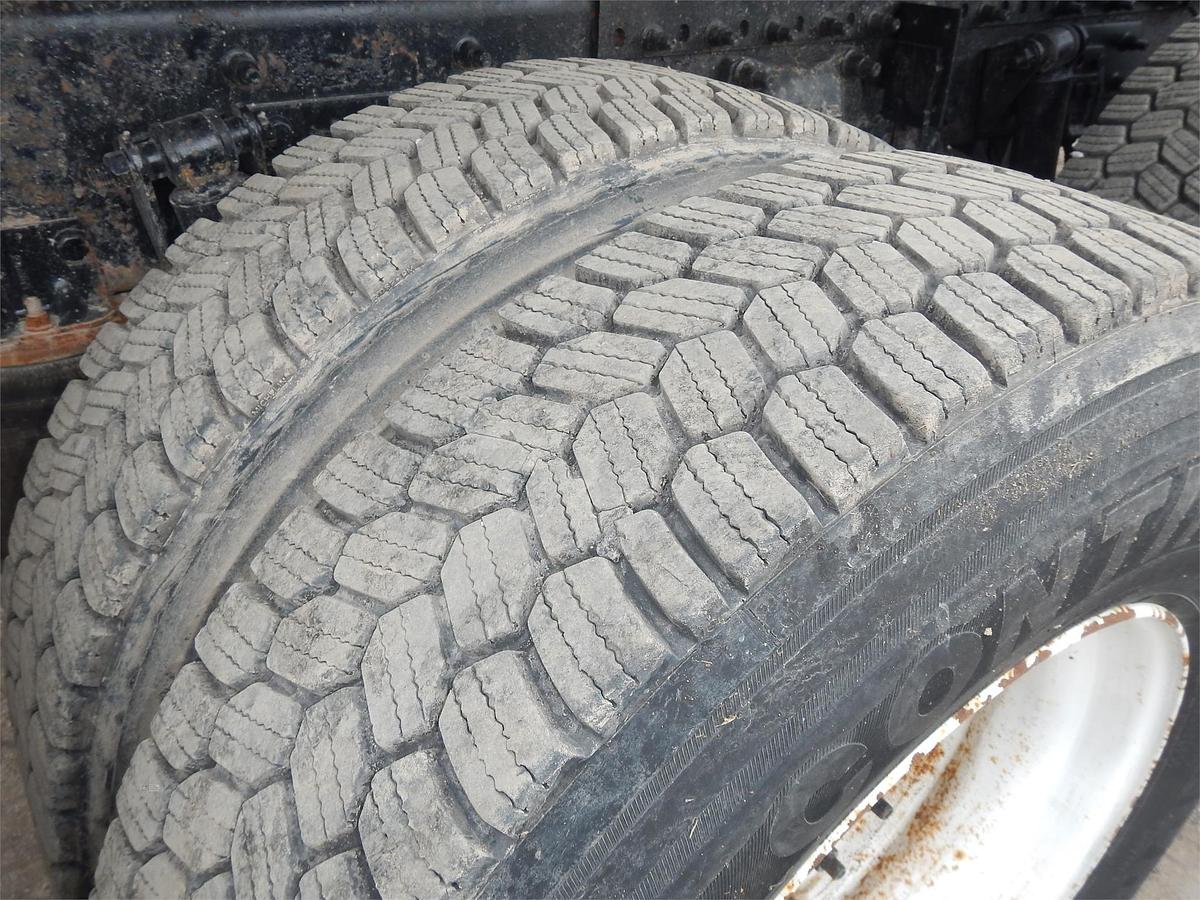 Used 2009 FREIGHTLINER COLUMBIA 120