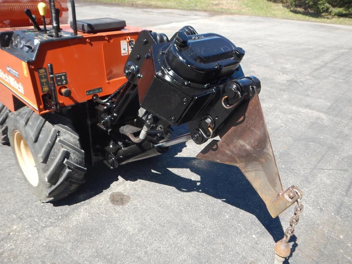 Used 1999 DITCH WITCH 255SX