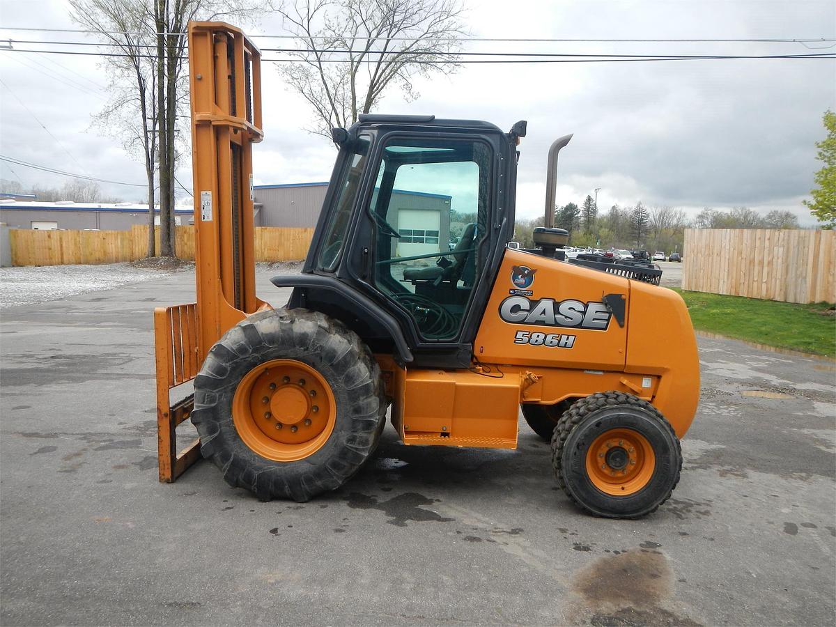 Used 2013 CASE 586H