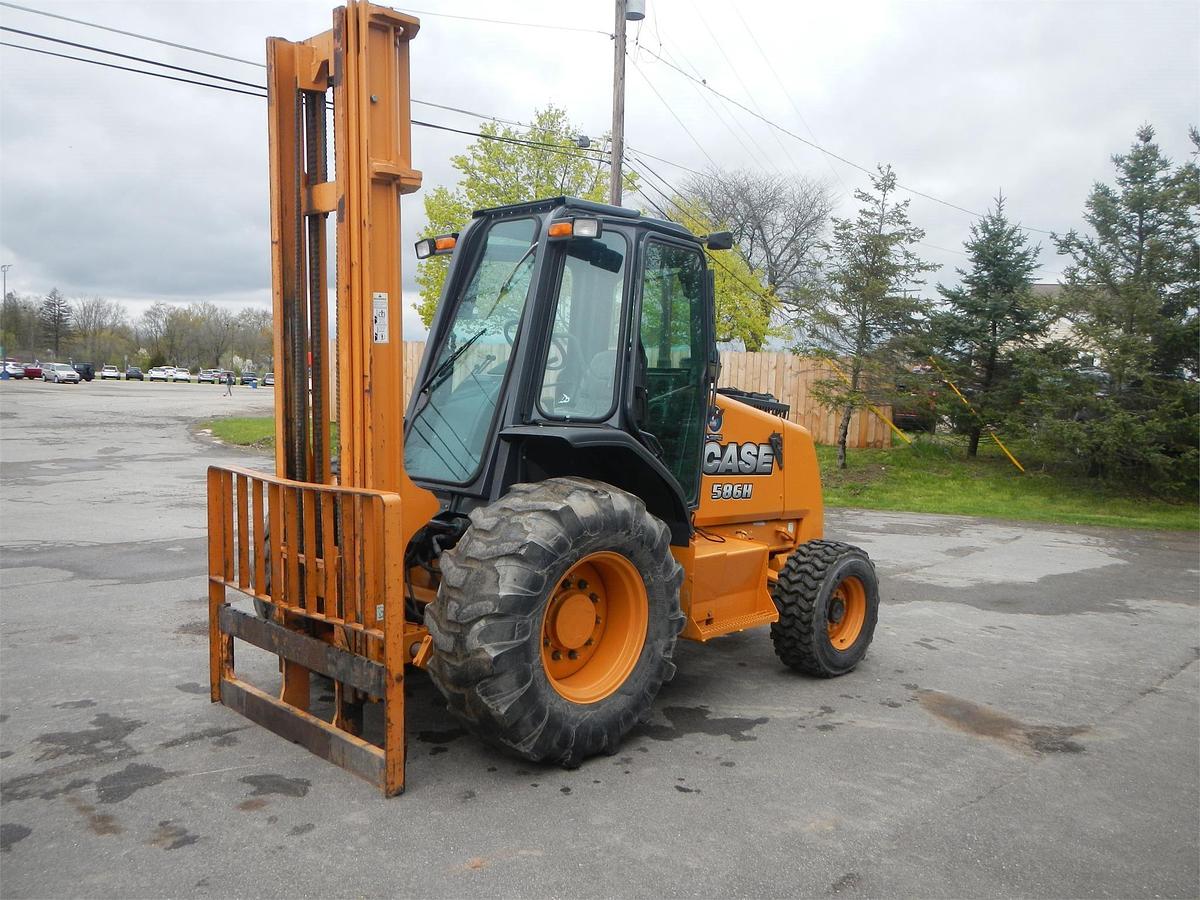 Used 2013 CASE 586H