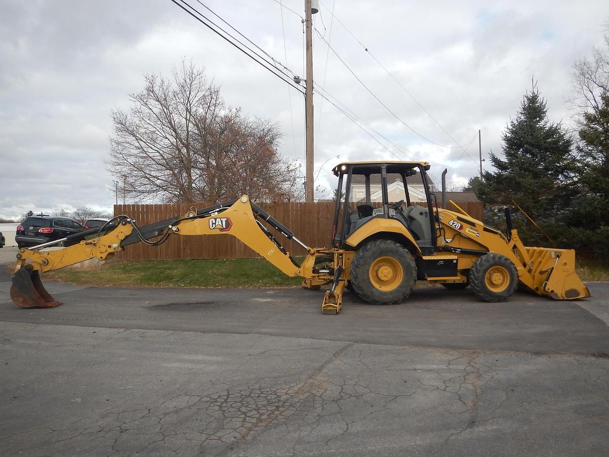 Used 2020 CATERPILLAR 420