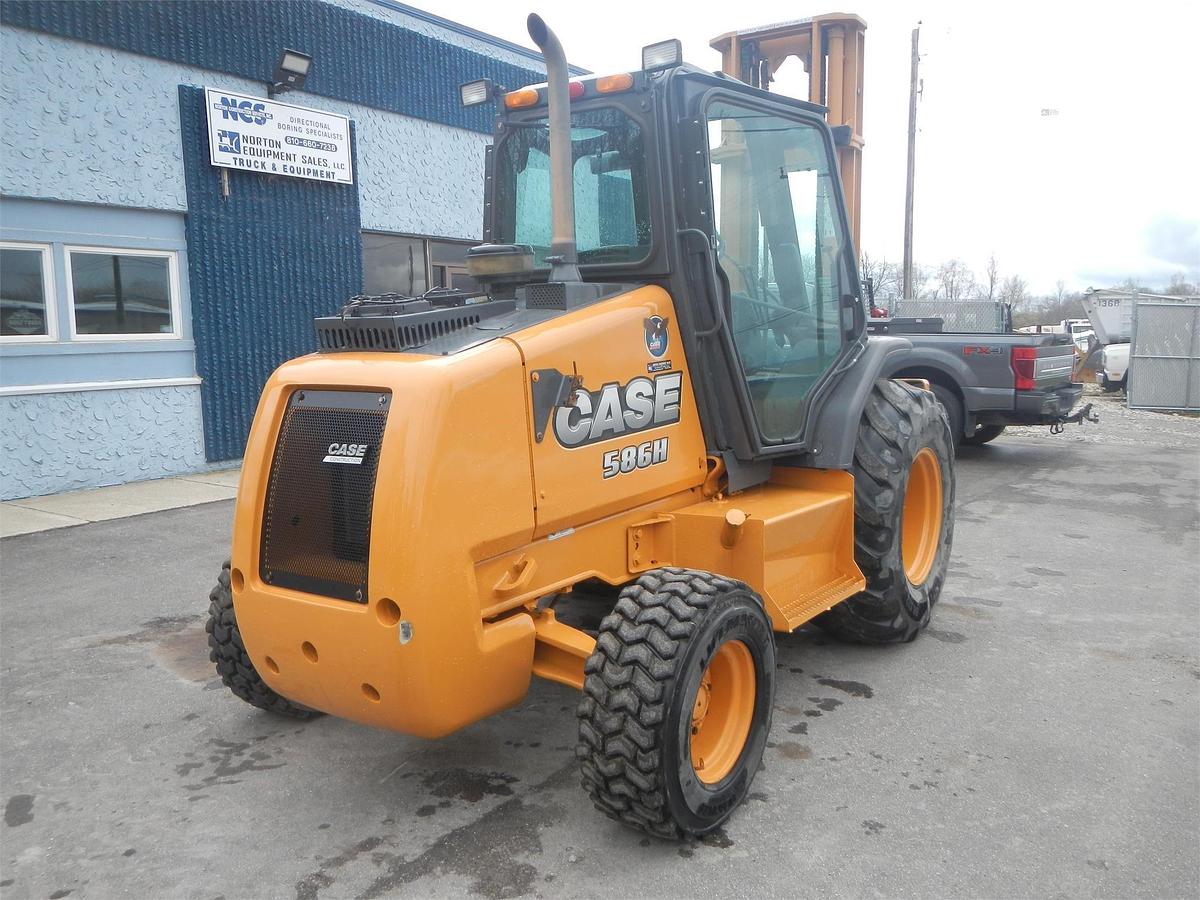 Used 2013 CASE 586H