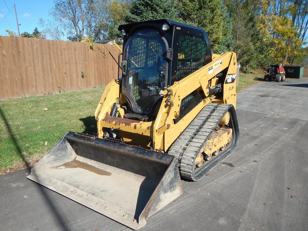 Used 2017 CATERPILLAR 239D