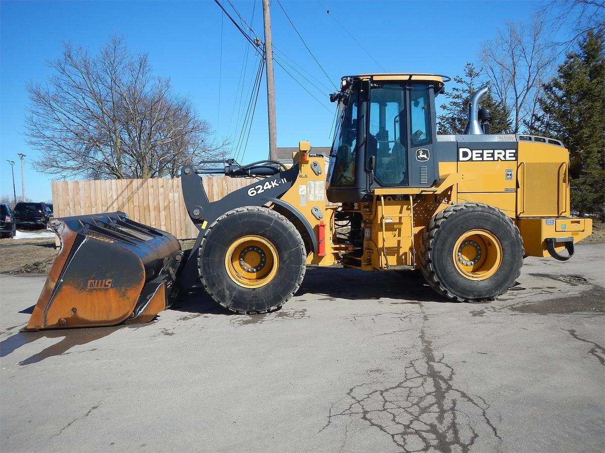 Used 2017 DEERE 624KII
