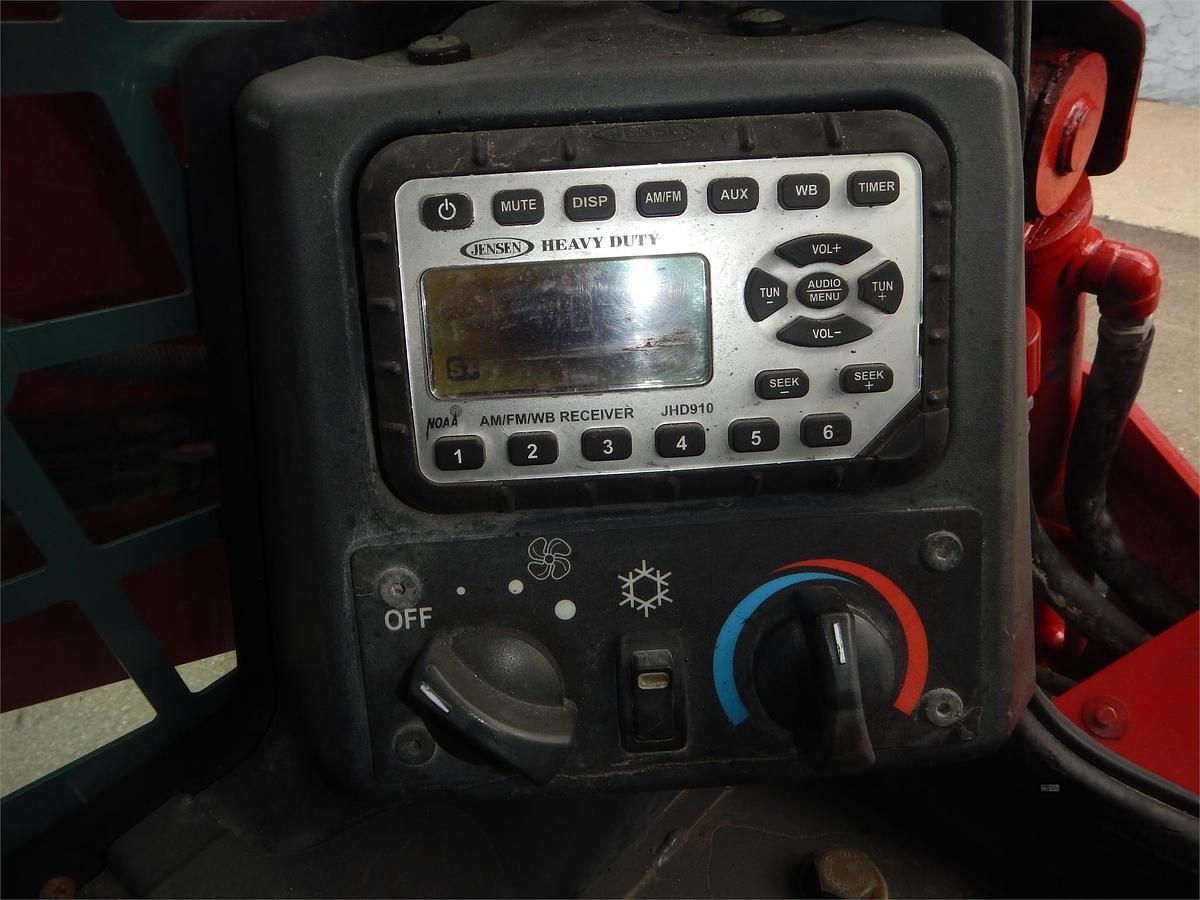 Used 2016 TAKEUCHI TL12V2