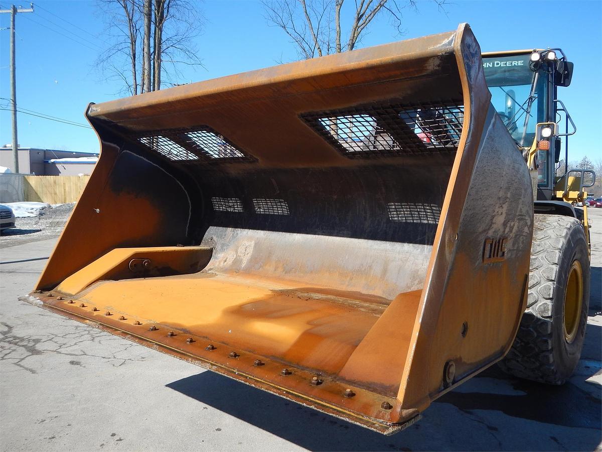 Used 2017 DEERE 624KII