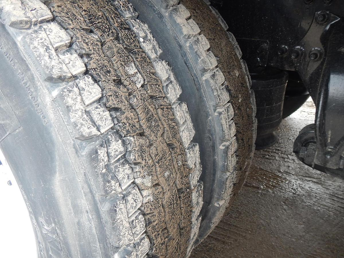 Used 2016 FREIGHTLINER BUSINESS CLASS M2 106