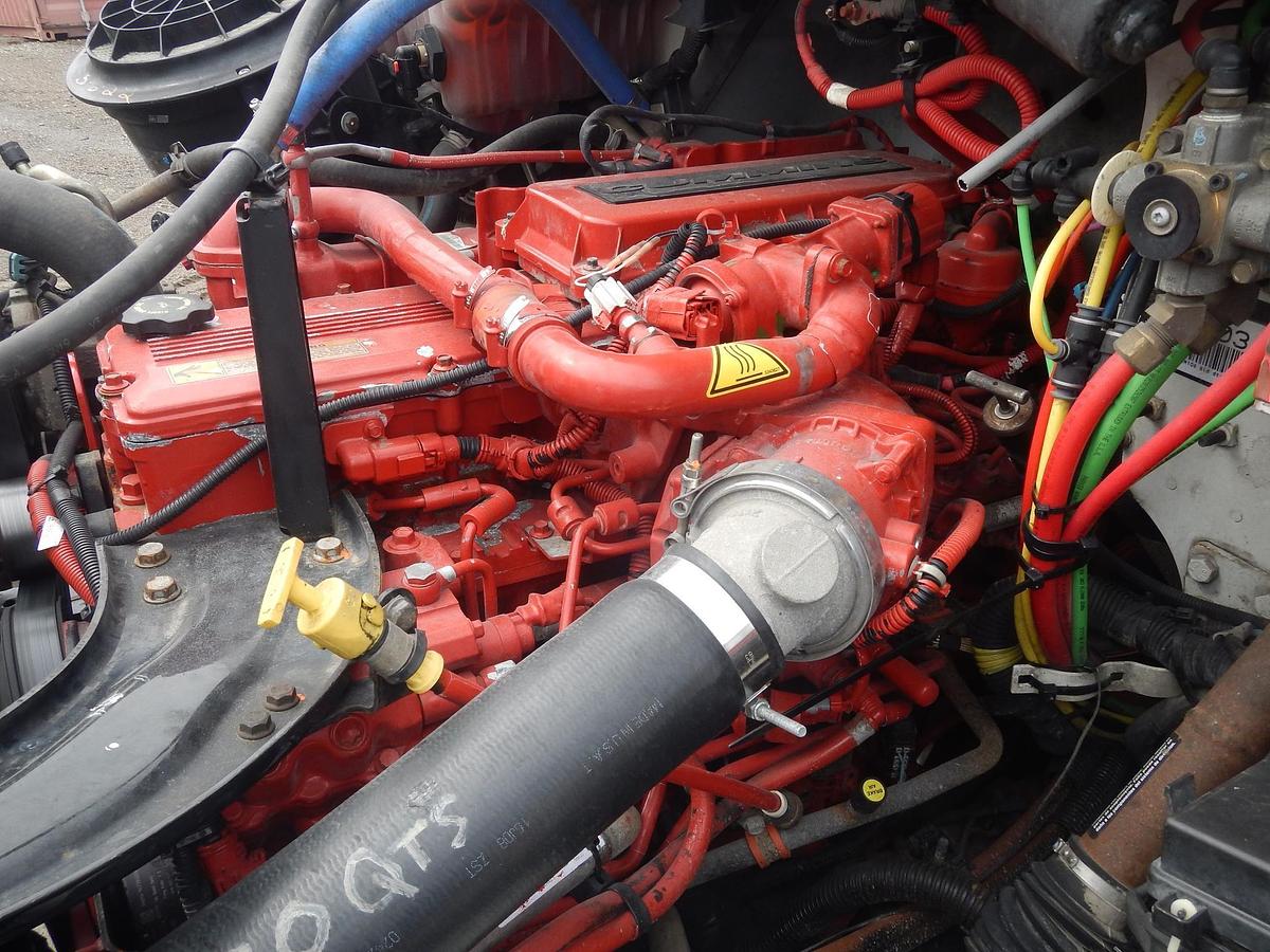 Used 2016 FREIGHTLINER BUSINESS CLASS M2 106