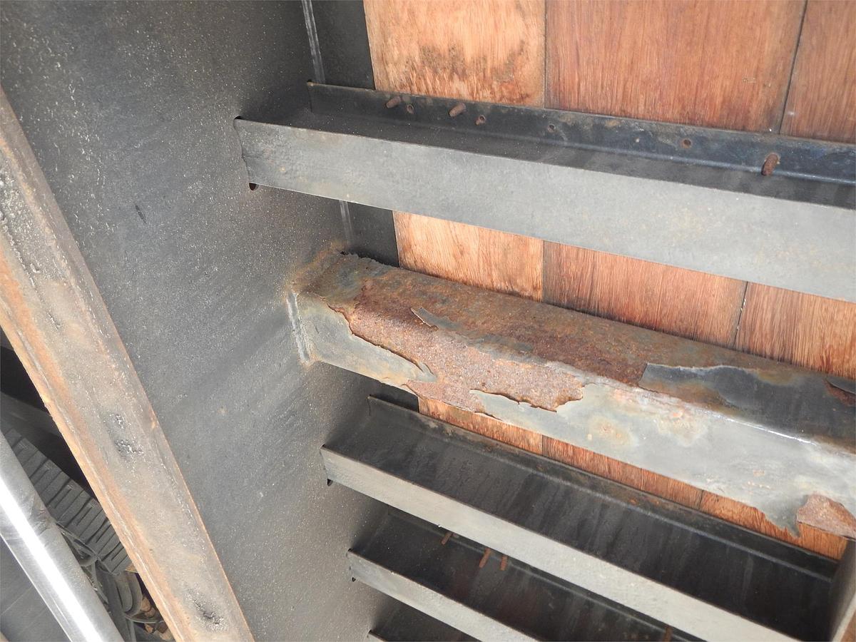 Used 1998 LANDOLL Sliding