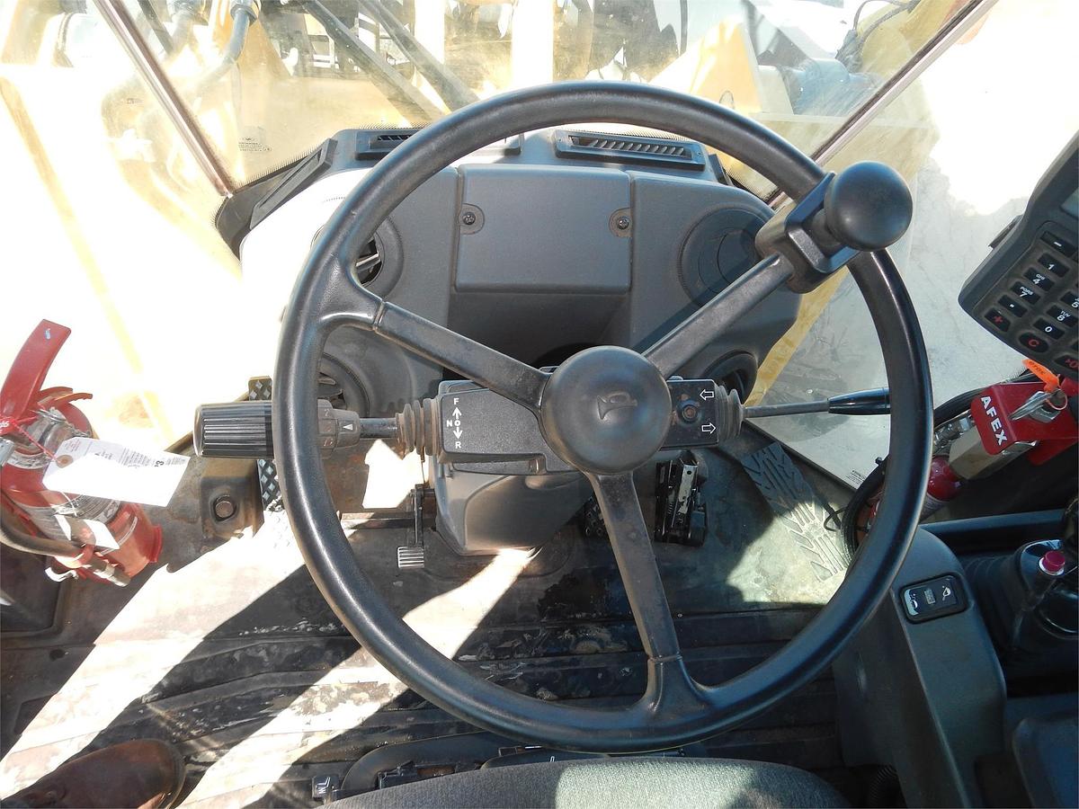 Used 2017 DEERE 624KII