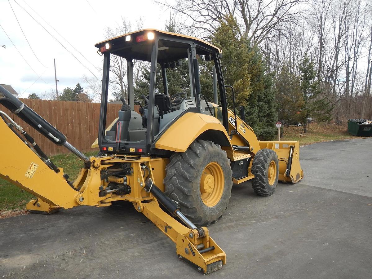 Used 2020 CATERPILLAR 420