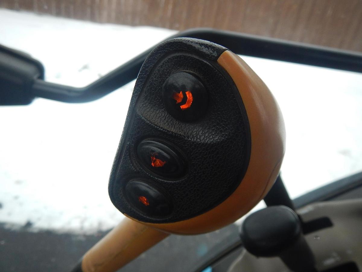 Used 2021 JOHN DEERE 5075GN