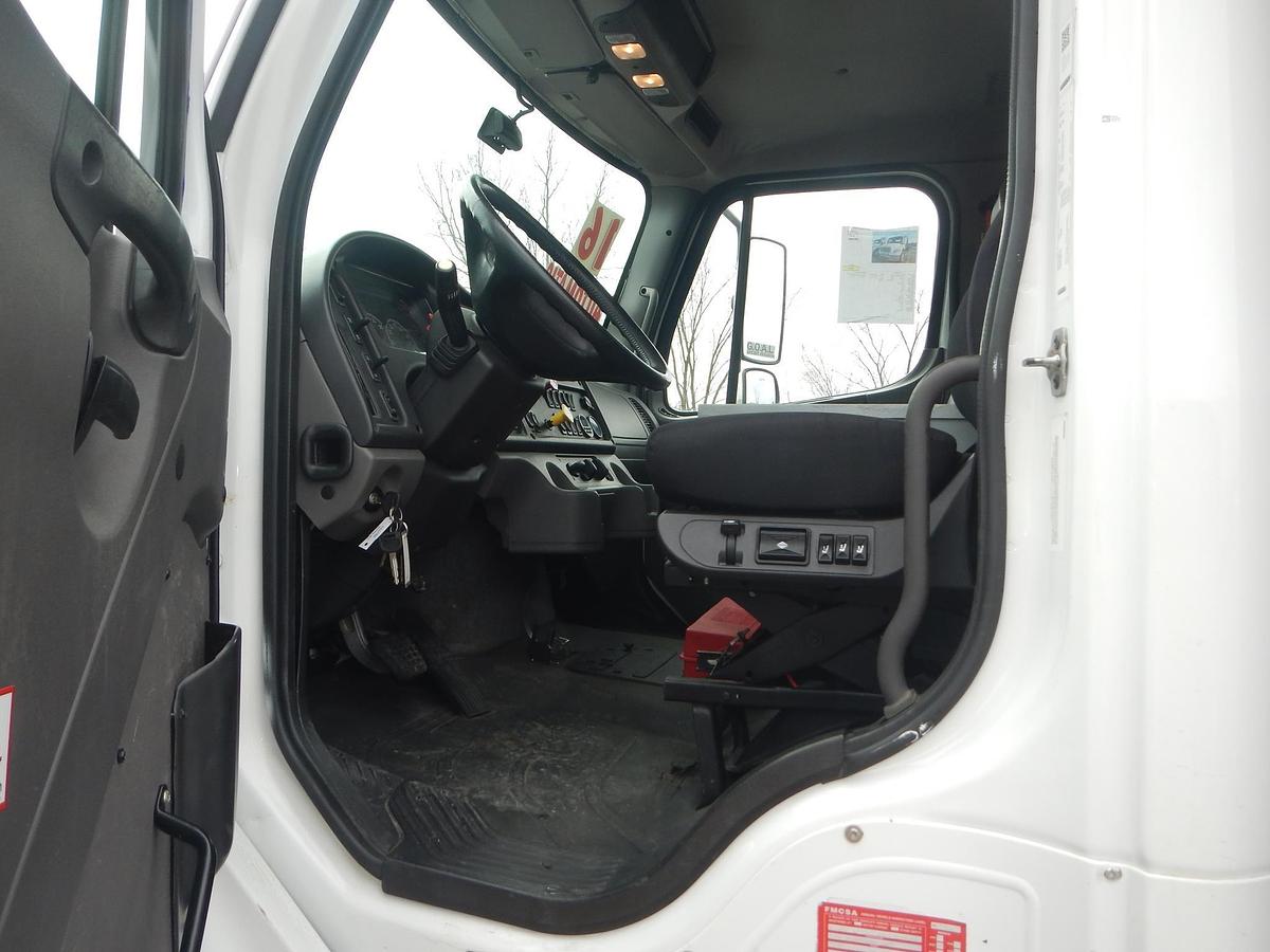 Used 2016 FREIGHTLINER BUSINESS CLASS M2 106