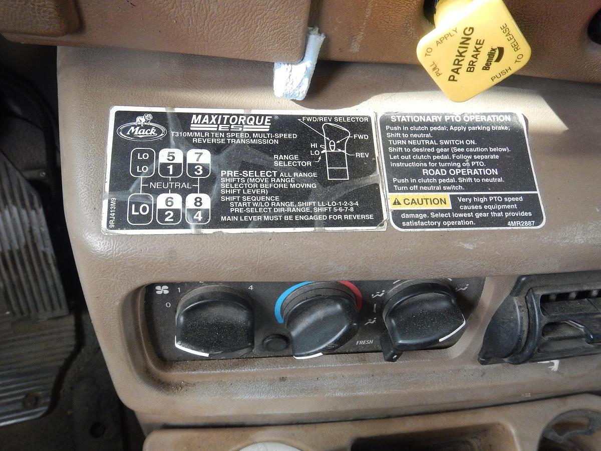 Used 2005 MACK GRANITE CV713