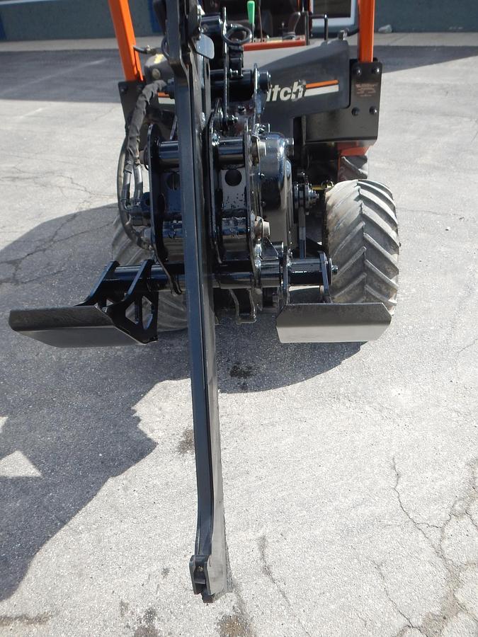 Used 2011 DITCH WITCH 420SX