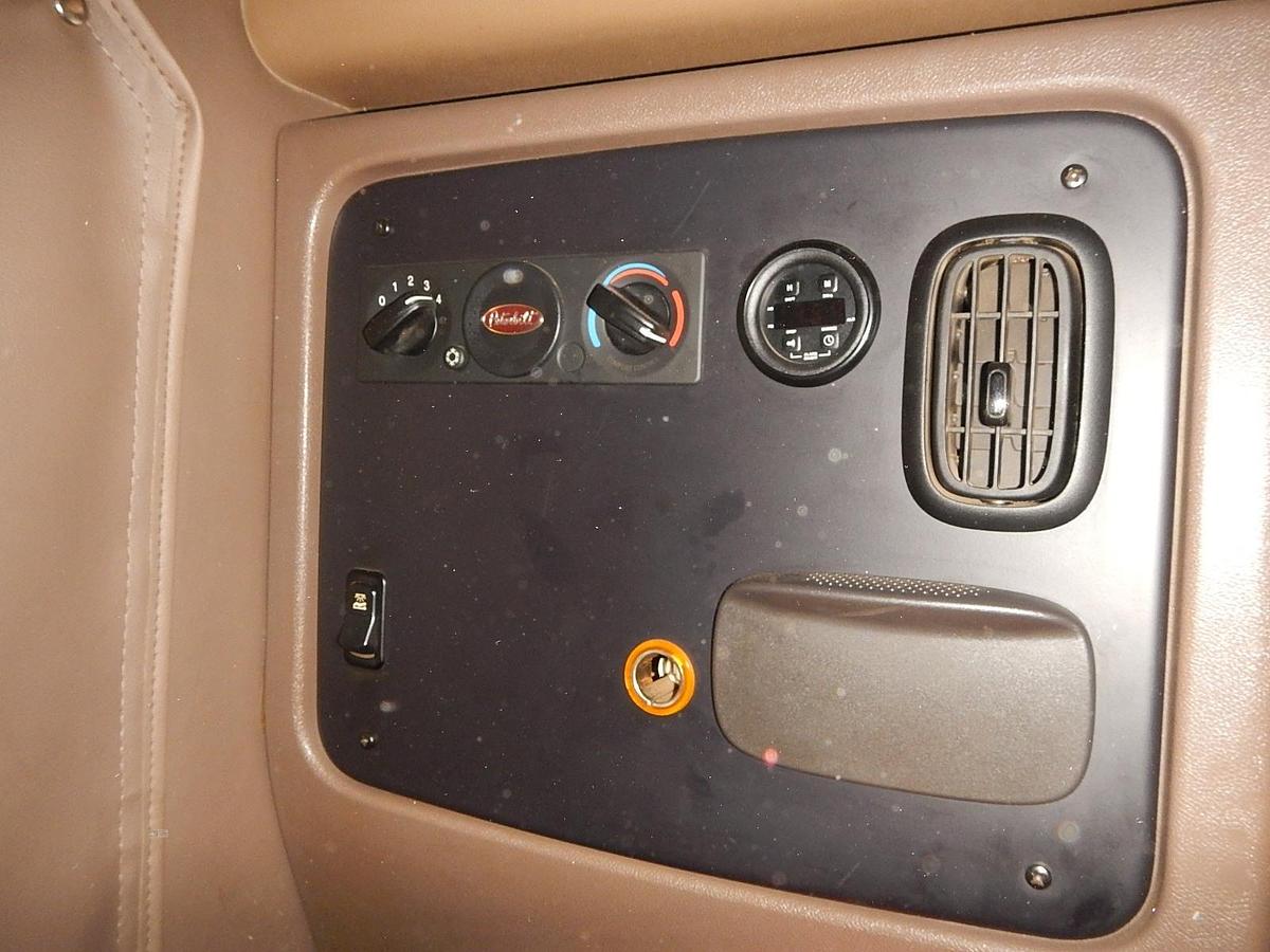 Used 2012 PETERBILT 386