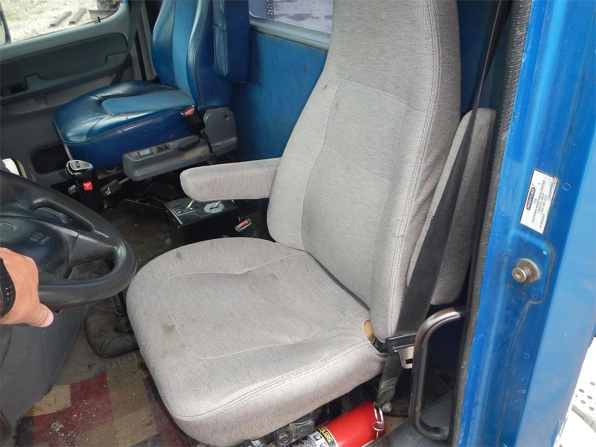 Used 2009 FREIGHTLINER COLUMBIA 120