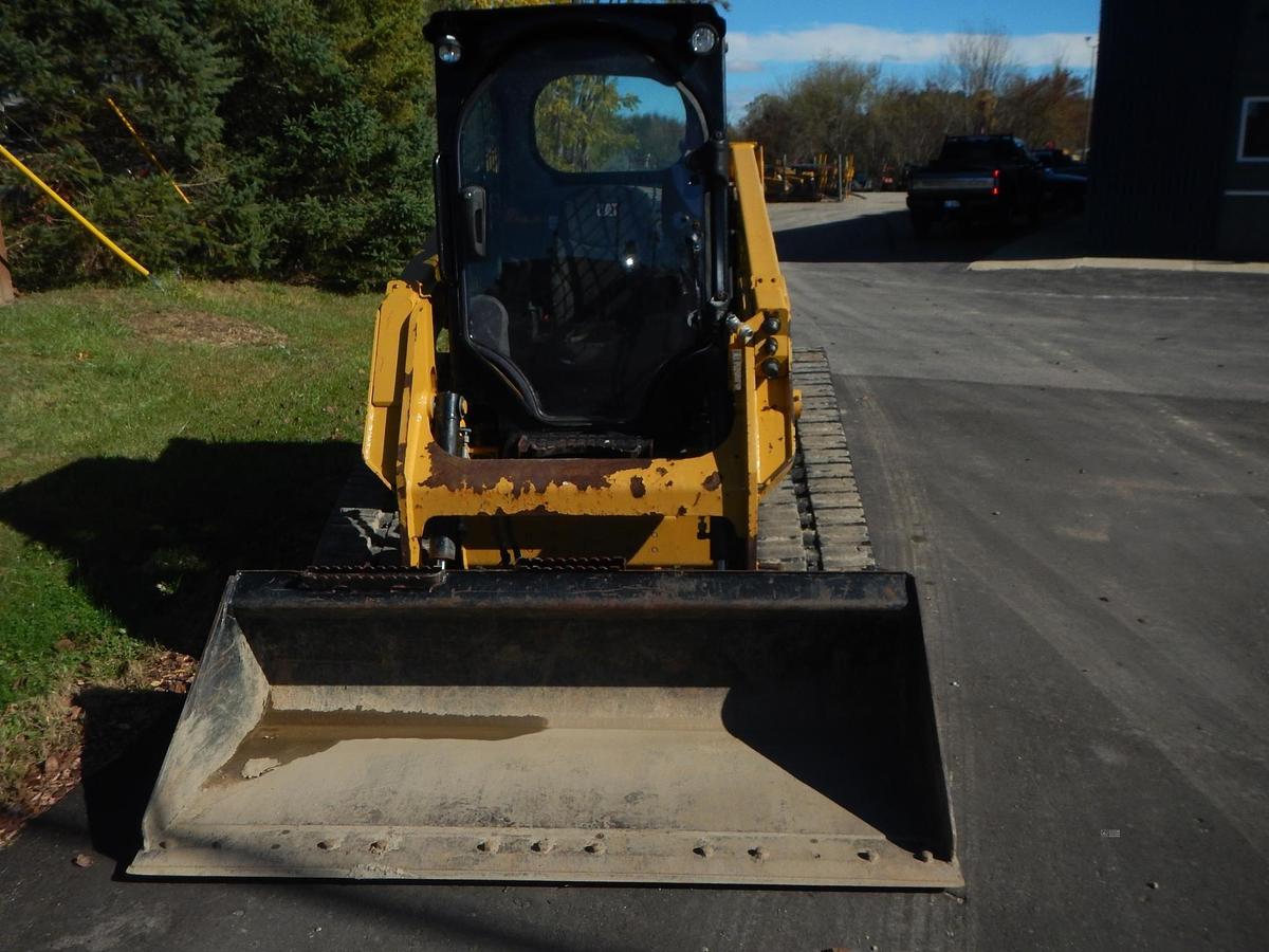 Used 2017 CATERPILLAR 239D