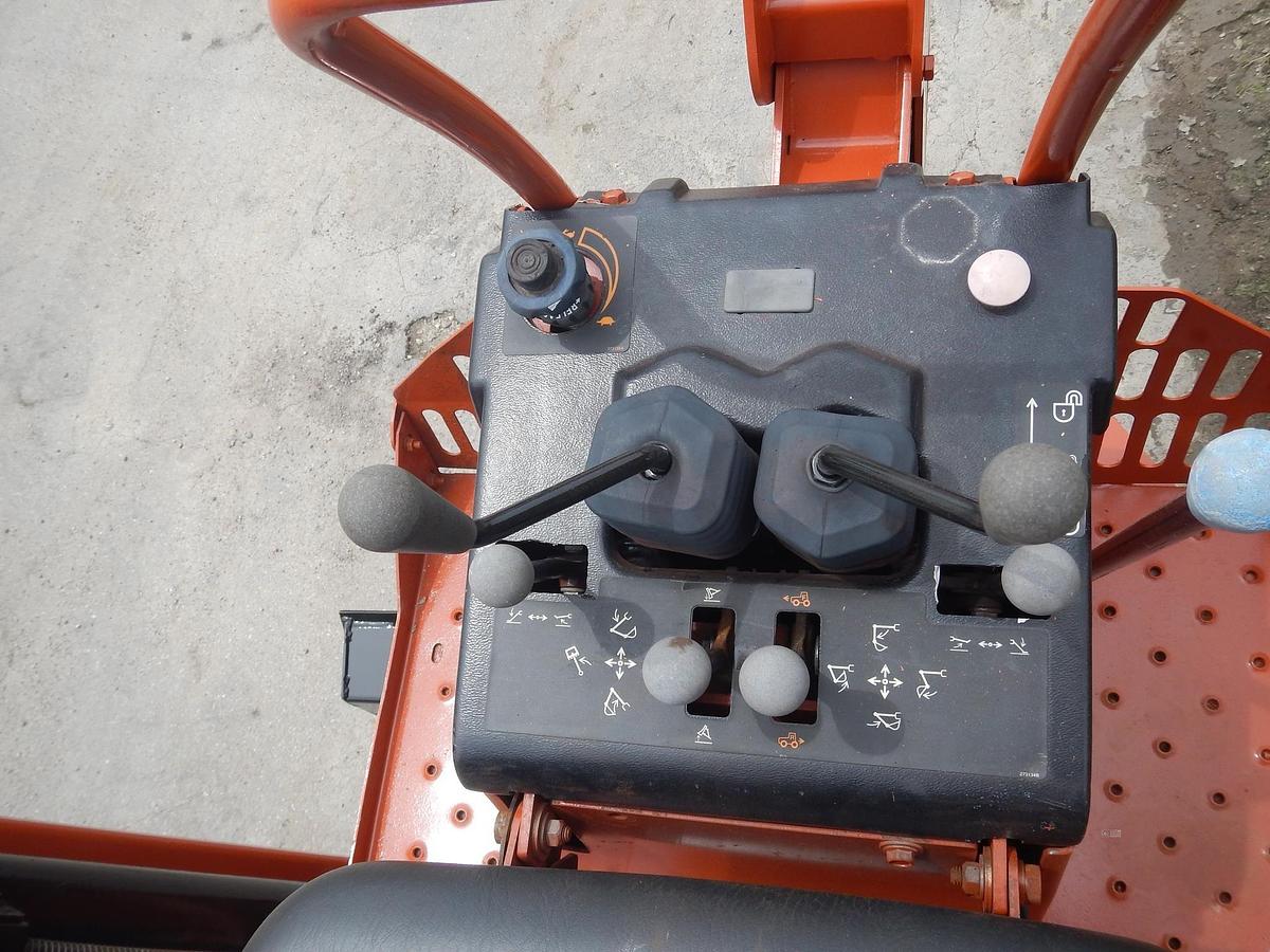 Used 2002 DITCH WITCH RT115H