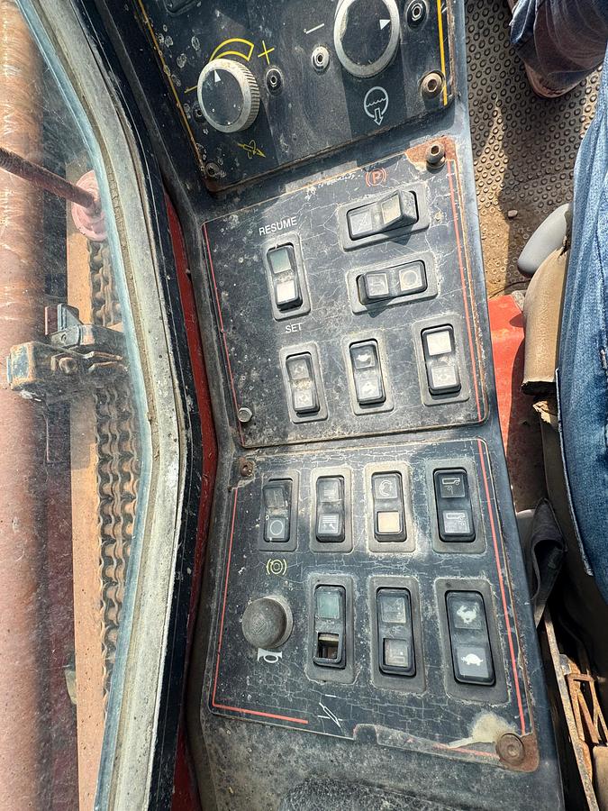 Used 2006 DITCH WITCH JT8020 Mach 1