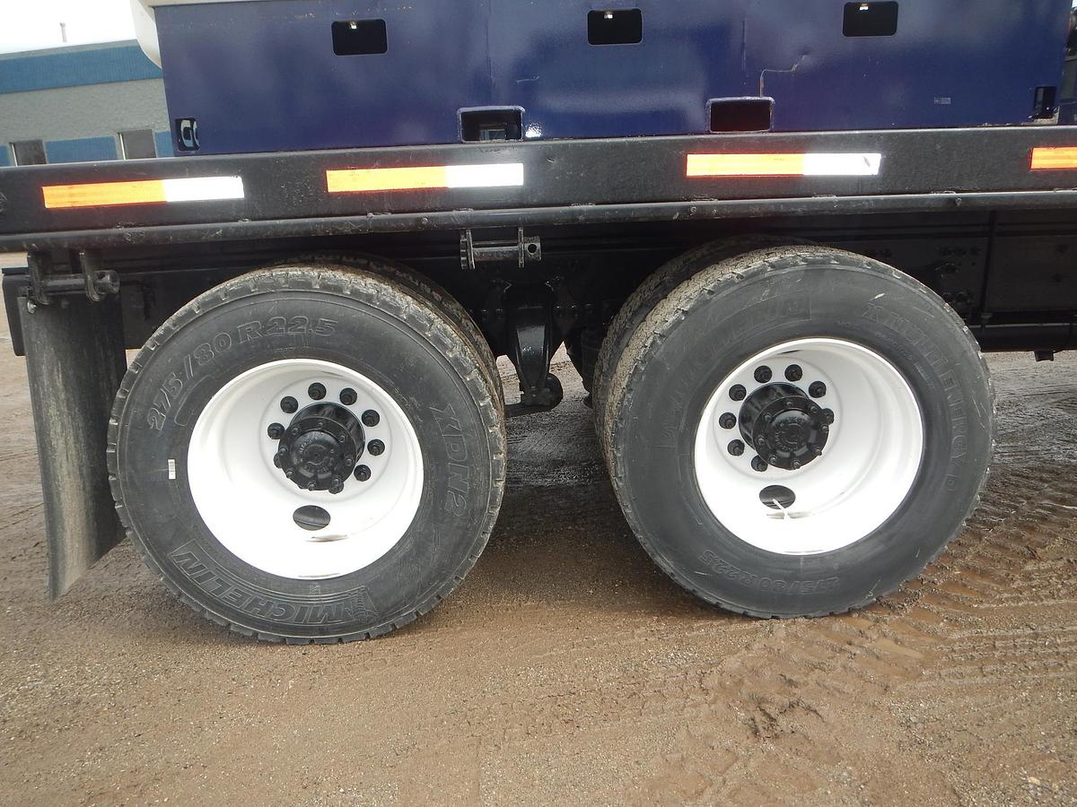 Used 2016 FREIGHTLINER BUSINESS CLASS M2 106