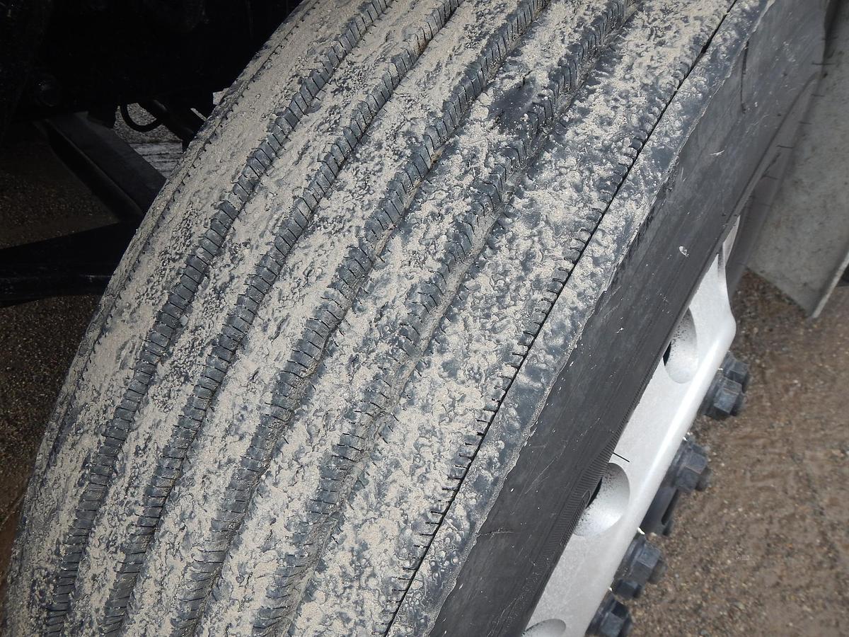 Used 2016 FREIGHTLINER BUSINESS CLASS M2 106