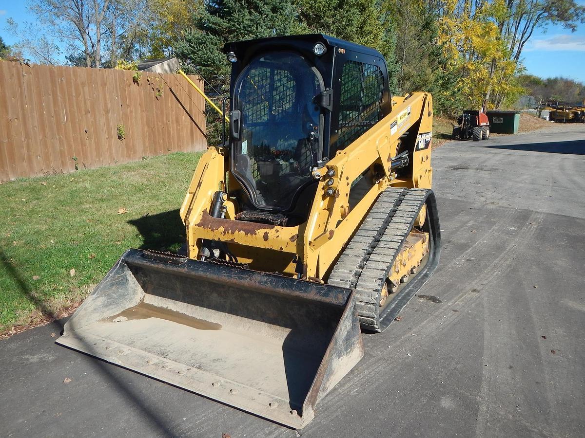 Used 2017 CATERPILLAR 239D